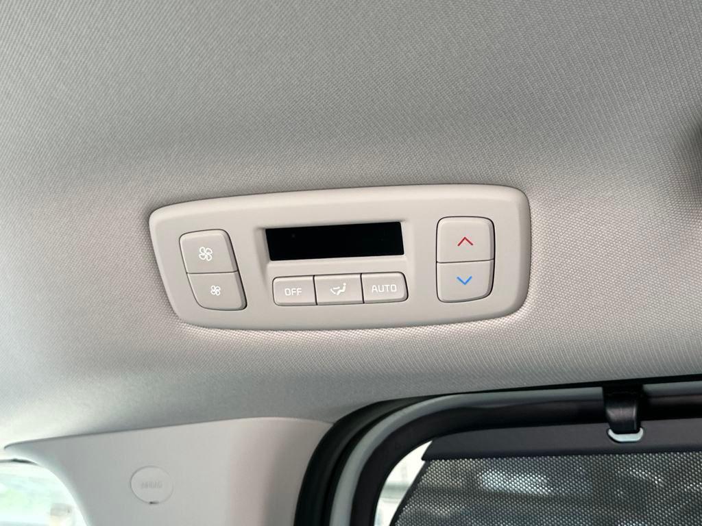 new 2025 Kia Carnival Hybrid car, priced at $54,062