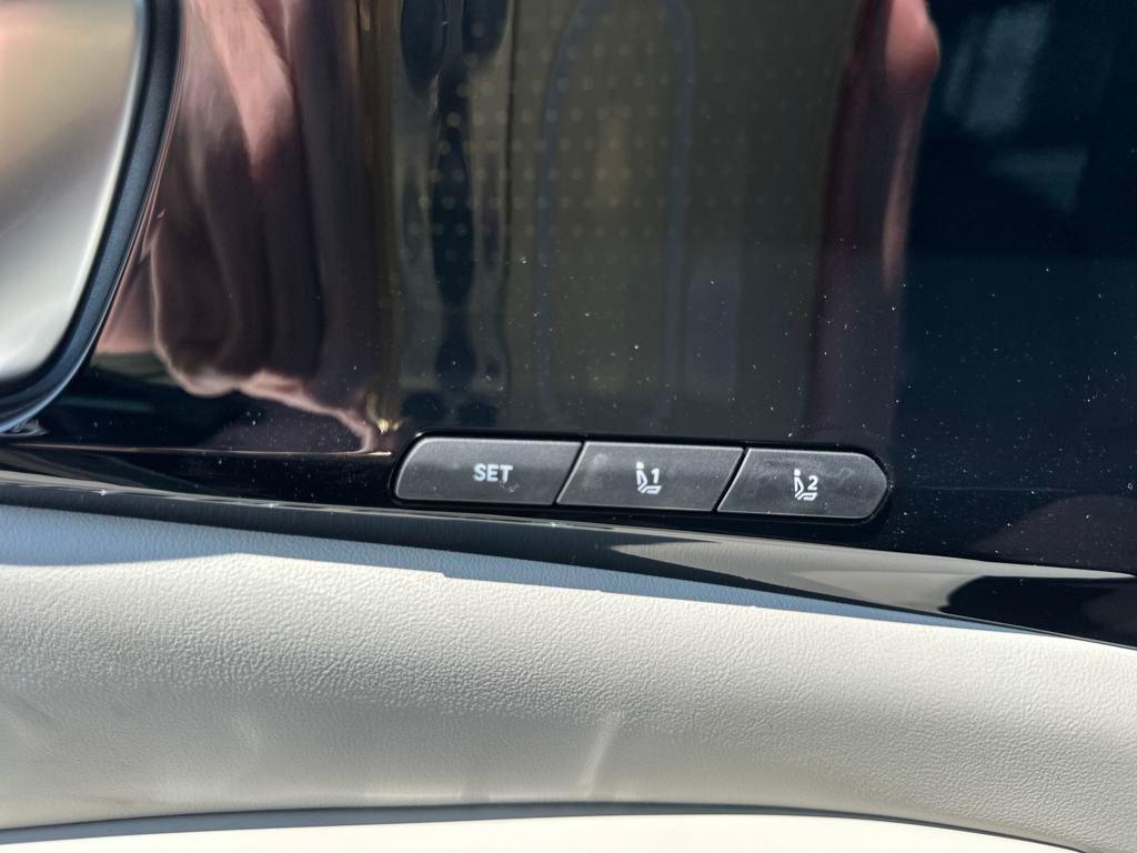 new 2025 Kia Carnival Hybrid car, priced at $54,062