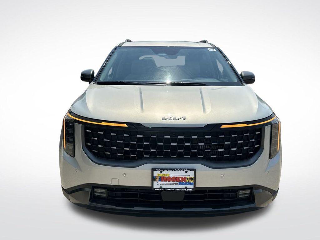 new 2025 Kia Carnival Hybrid car, priced at $54,062