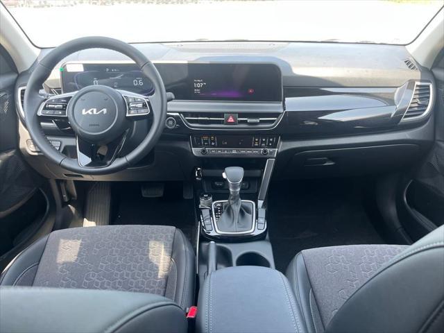 new 2025 Kia Seltos car, priced at $25,996