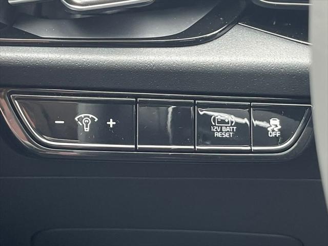 new 2025 Kia Niro car, priced at $30,294
