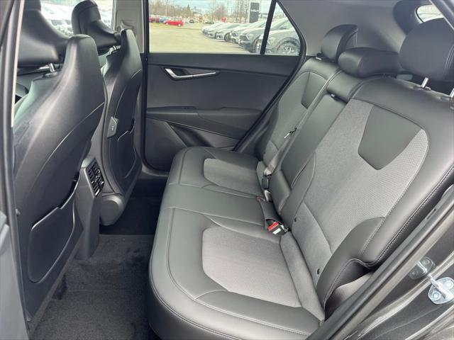 new 2025 Kia Niro car, priced at $30,294