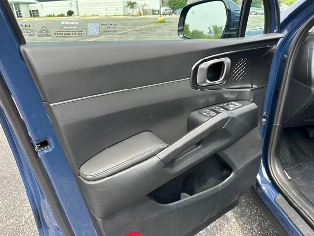 new 2025 Kia Sorento car, priced at $37,549