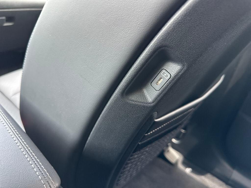 new 2025 Kia Sorento car, priced at $36,599