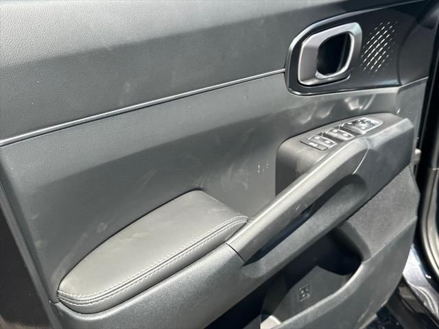 new 2025 Kia Sorento car, priced at $37,011