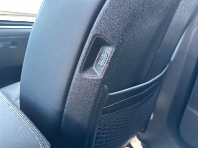 new 2025 Kia Sorento car, priced at $37,011