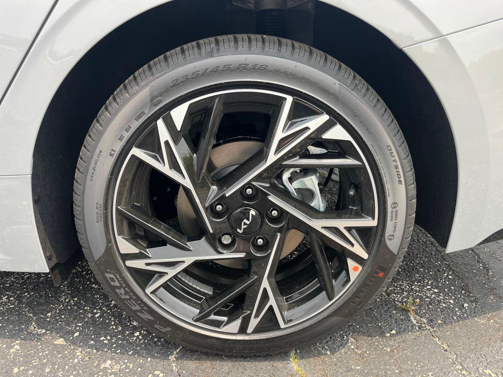 new 2025 Kia K5 car, priced at $30,775