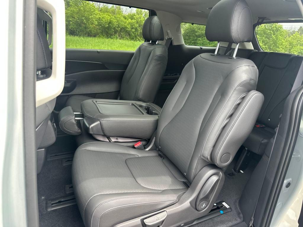 new 2026 Kia Carnival Hybrid car, priced at $52,549