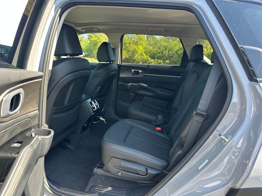 new 2026 Kia Sorento car, priced at $43,976