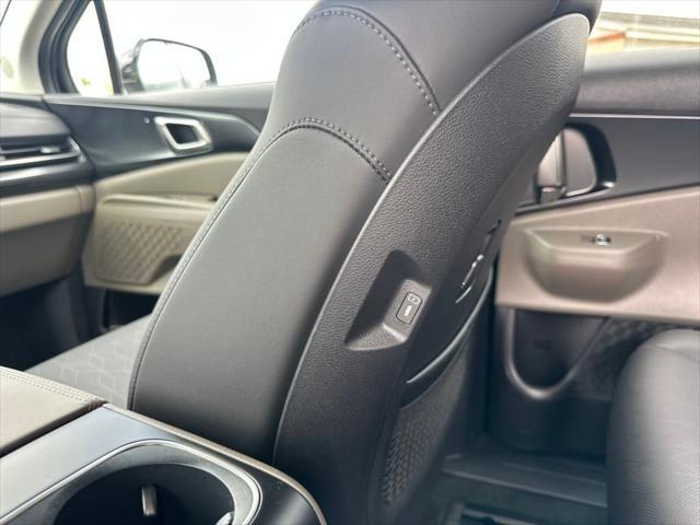 new 2025 Kia Carnival car, priced at $39,464