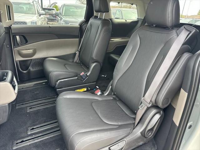 new 2025 Kia Carnival Hybrid car, priced at $43,822