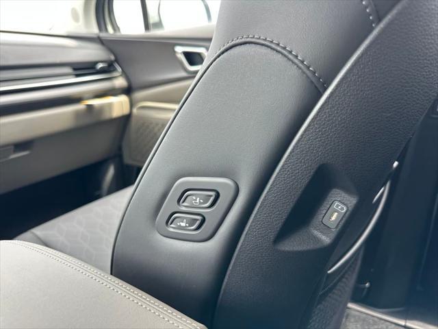 new 2025 Kia Carnival Hybrid car, priced at $43,822