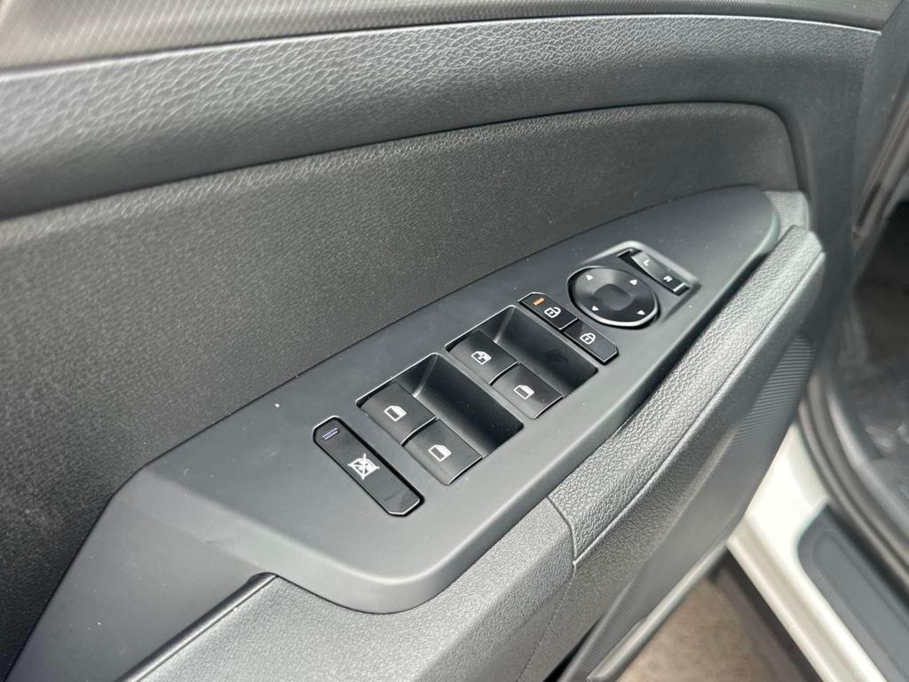 new 2026 Kia Sportage car, priced at $33,117