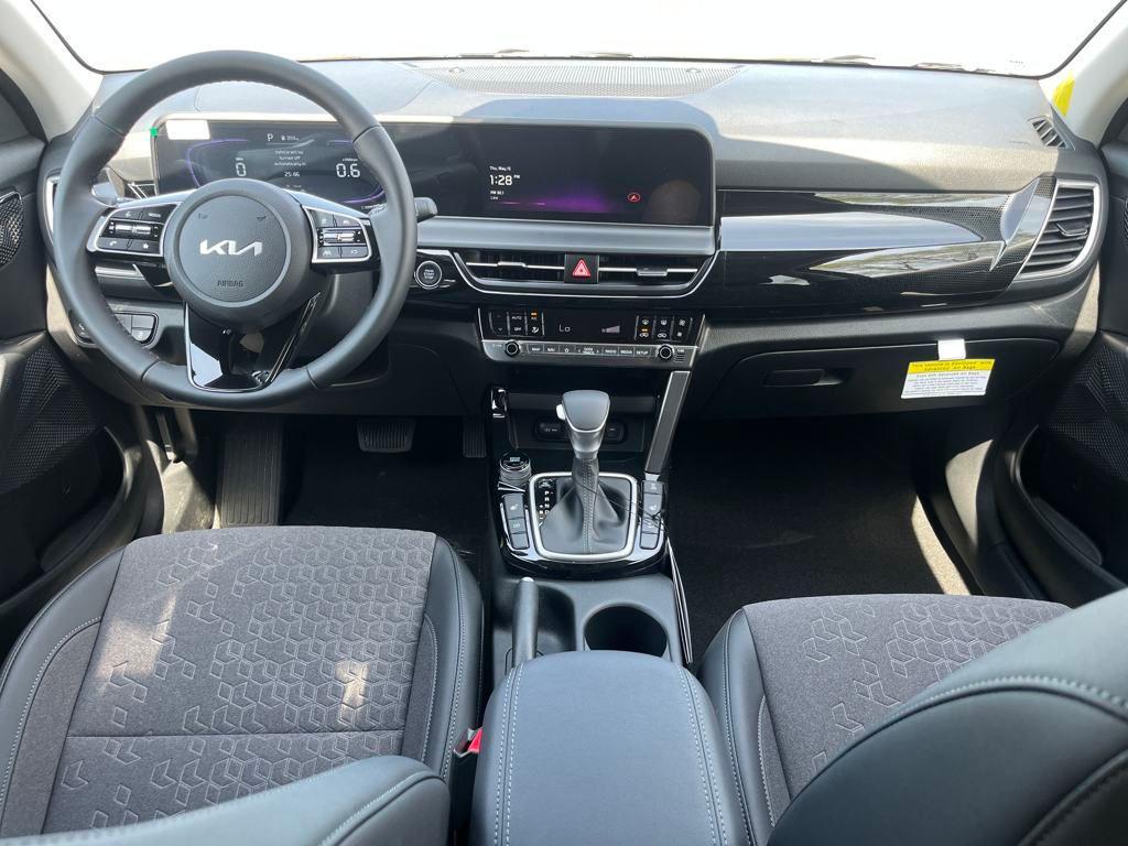 new 2025 Kia Seltos car, priced at $25,818