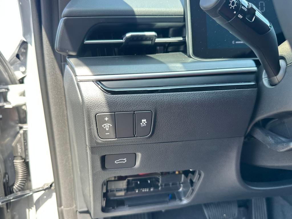 new 2026 Kia K5 car, priced at $30,932