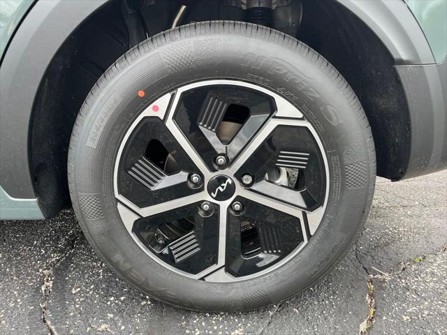 new 2025 Kia Niro car, priced at $30,583