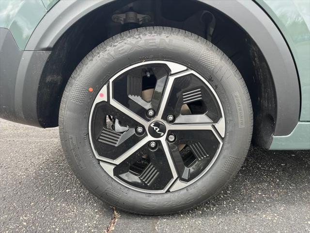 new 2025 Kia Niro car, priced at $30,583
