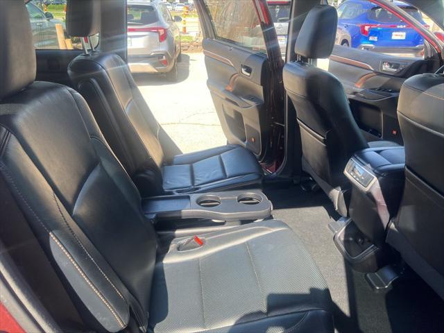 used 2014 Toyota Highlander car, priced at $23,265