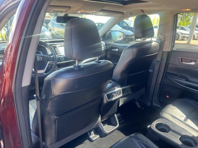 used 2014 Toyota Highlander car, priced at $23,265
