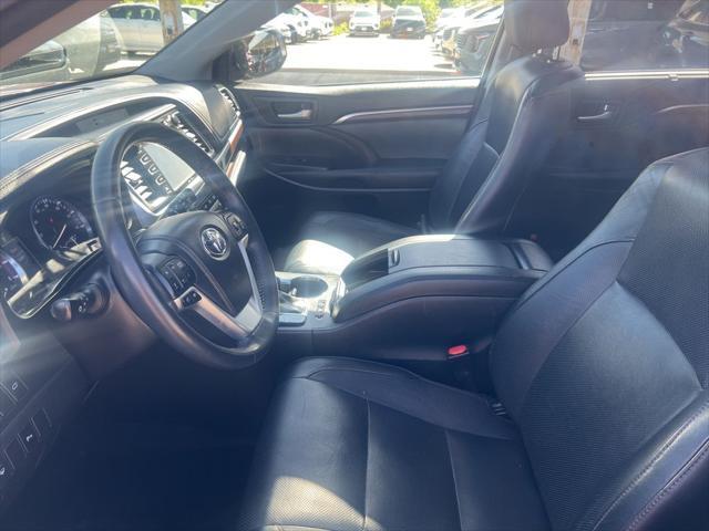 used 2014 Toyota Highlander car, priced at $23,265