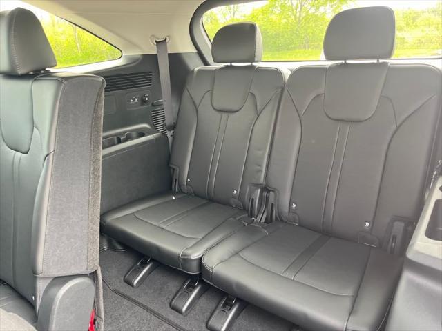 new 2025 Kia Sorento car, priced at $37,085