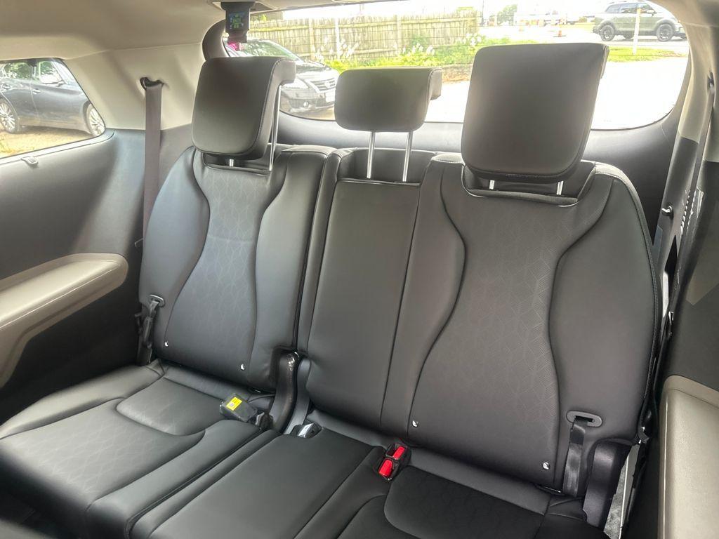 new 2026 Kia Carnival Hybrid car, priced at $43,890