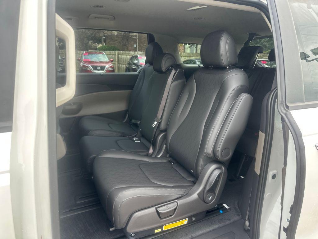 new 2026 Kia Carnival Hybrid car, priced at $43,890