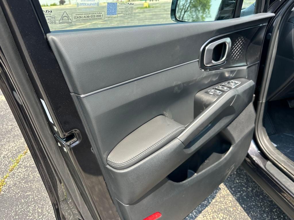 new 2025 Kia Sorento car, priced at $36,135