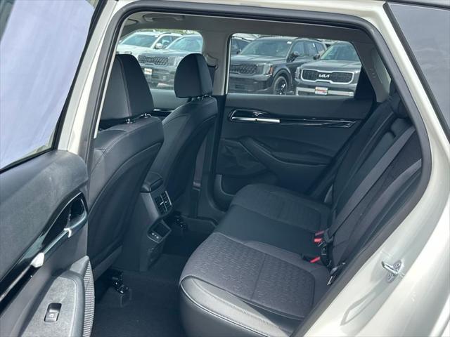 new 2025 Kia Seltos car, priced at $25,996