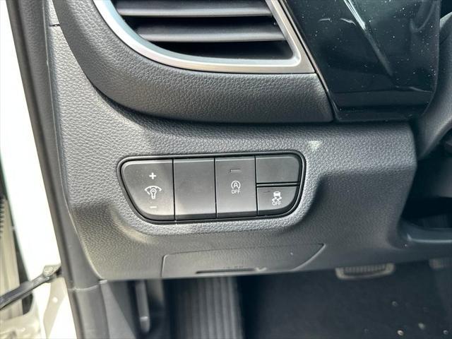new 2025 Kia Seltos car, priced at $25,996