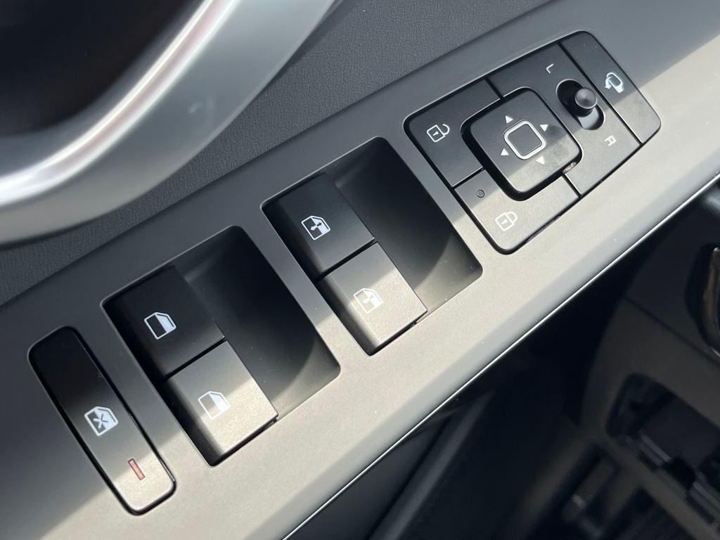 new 2025 Kia Niro car, priced at $33,288