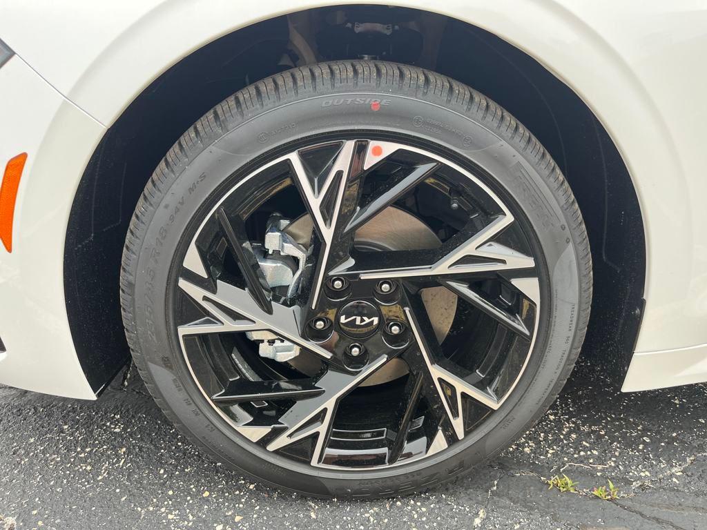 new 2025 Kia K5 car, priced at $32,243