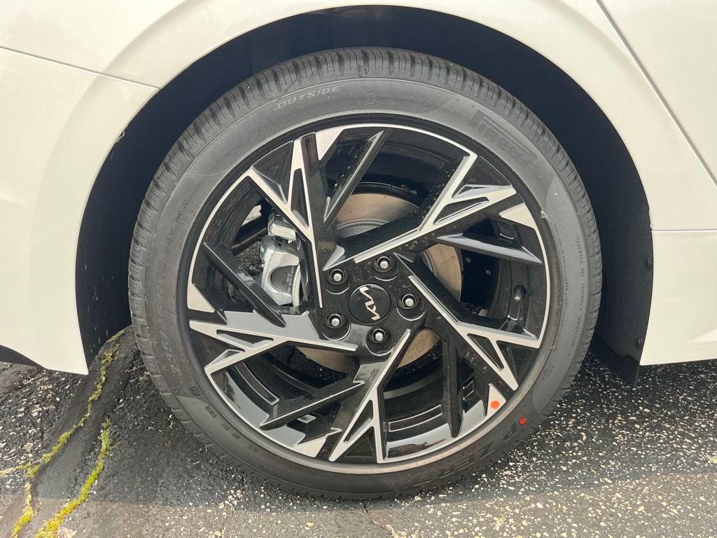new 2025 Kia K5 car, priced at $32,243