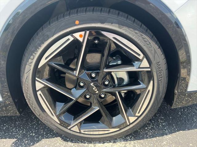 new 2025 Kia K4 car, priced at $27,602