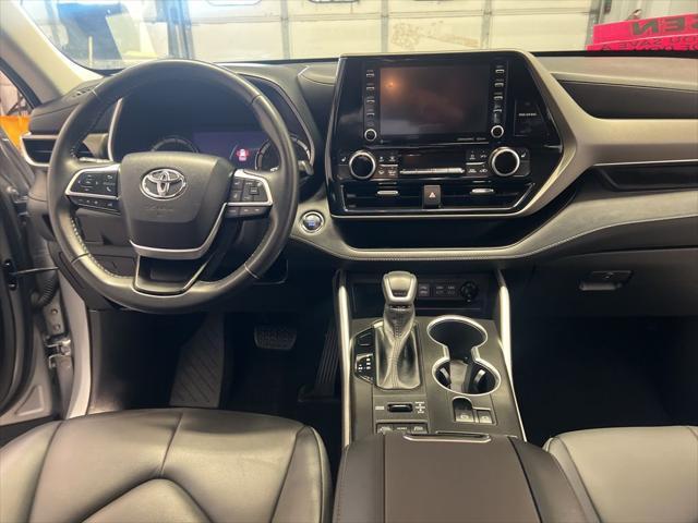 used 2022 Toyota Highlander car, priced at $41,000