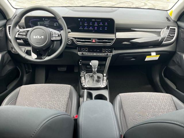 new 2025 Kia Seltos car, priced at $25,221