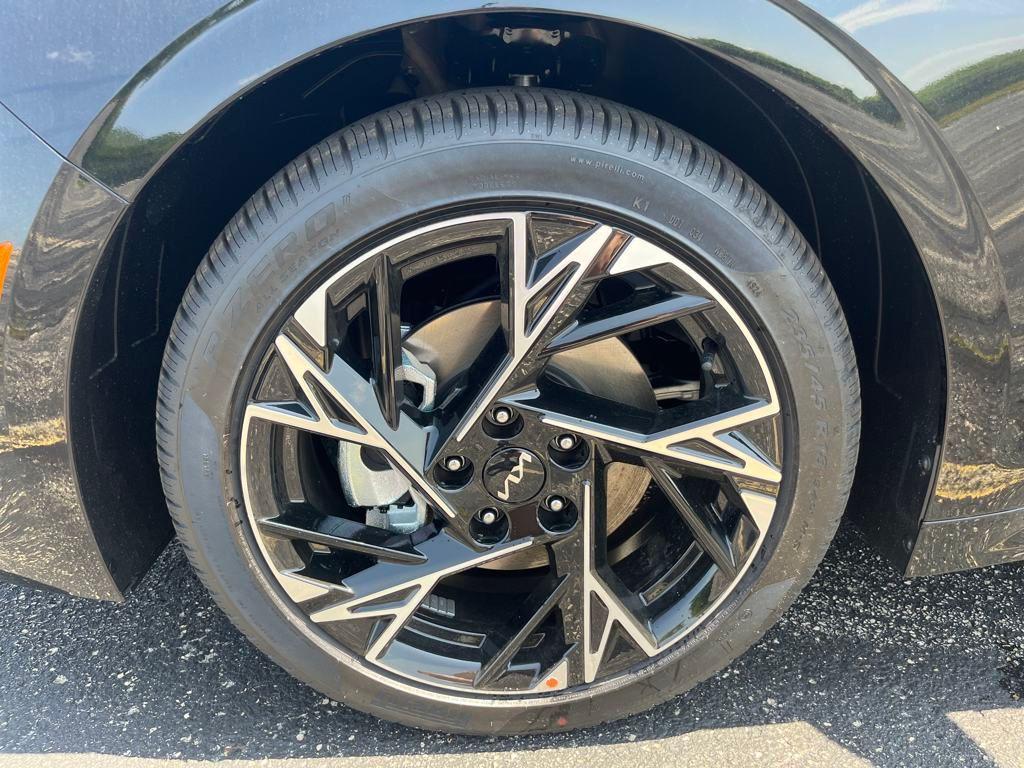 new 2025 Kia K5 car, priced at $30,305