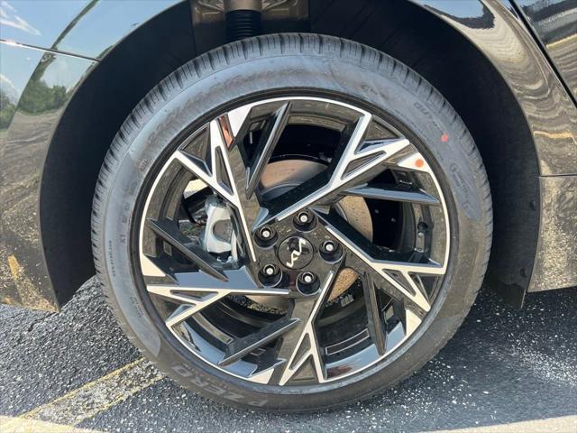 new 2025 Kia K5 car, priced at $30,305