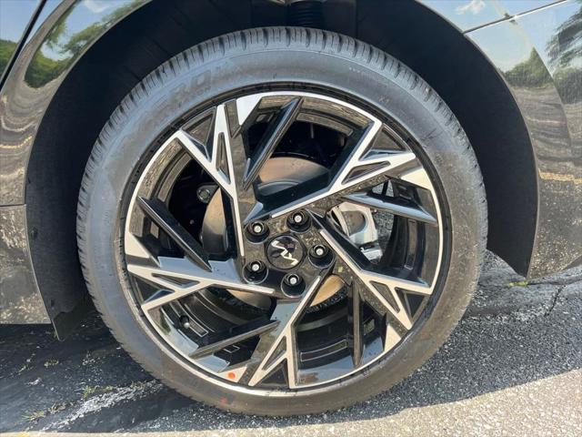 new 2025 Kia K5 car, priced at $30,305