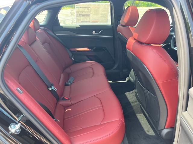 new 2025 Kia K5 car, priced at $30,305