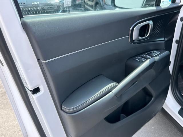 new 2025 Kia Sorento car, priced at $31,990