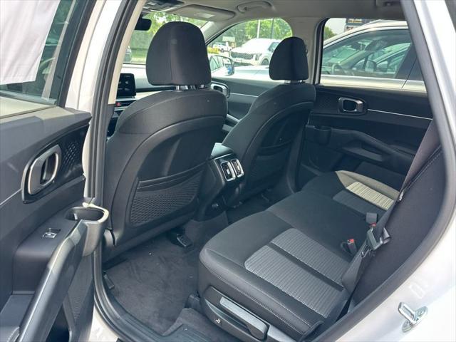 new 2025 Kia Sorento car, priced at $31,990