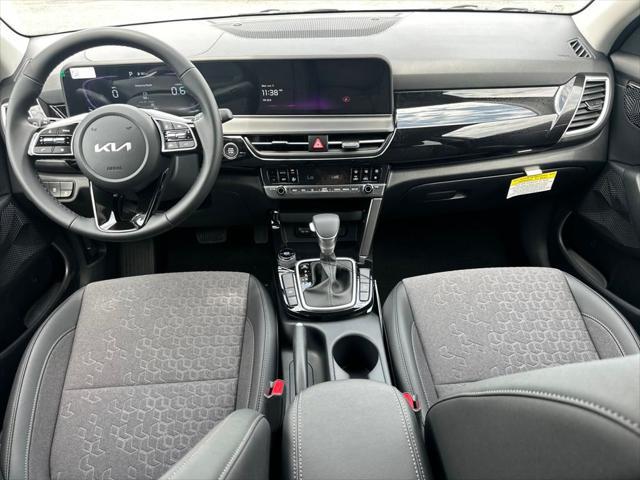 new 2025 Kia Seltos car, priced at $25,921
