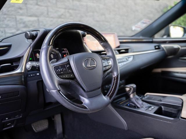 used 2021 Lexus ES 300h car, priced at $28,799