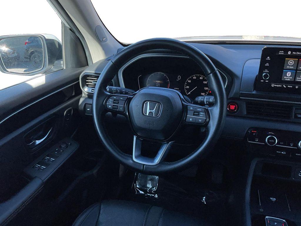 used 2025 Honda Pilot car, priced at $42,499