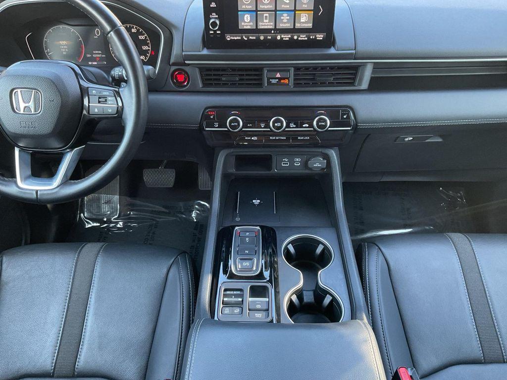 used 2025 Honda Pilot car, priced at $42,499