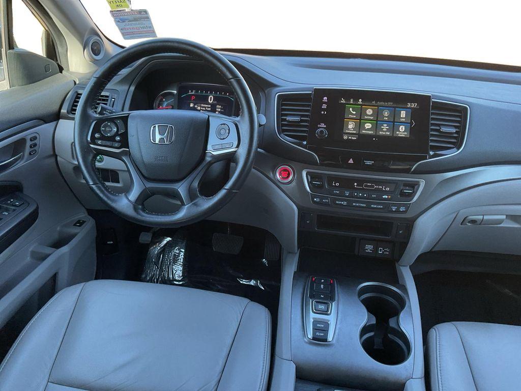 used 2022 Honda Pilot car, priced at $27,899