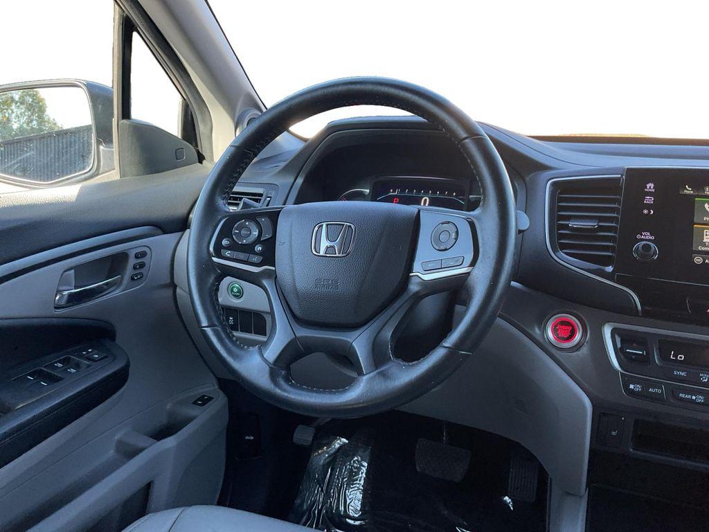used 2022 Honda Pilot car, priced at $27,899