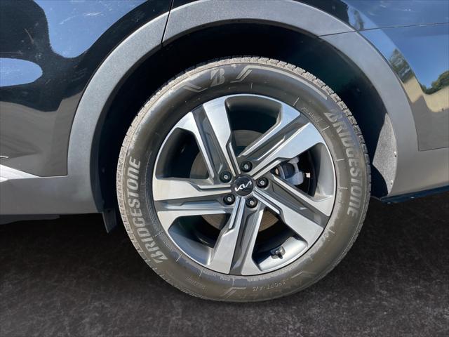 used 2023 Kia Sorento Hybrid car, priced at $31,299
