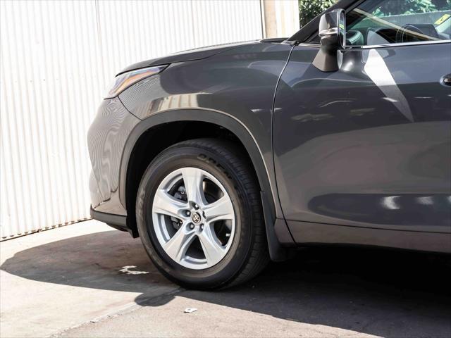 used 2022 Toyota Highlander Hybrid car, priced at $32,799